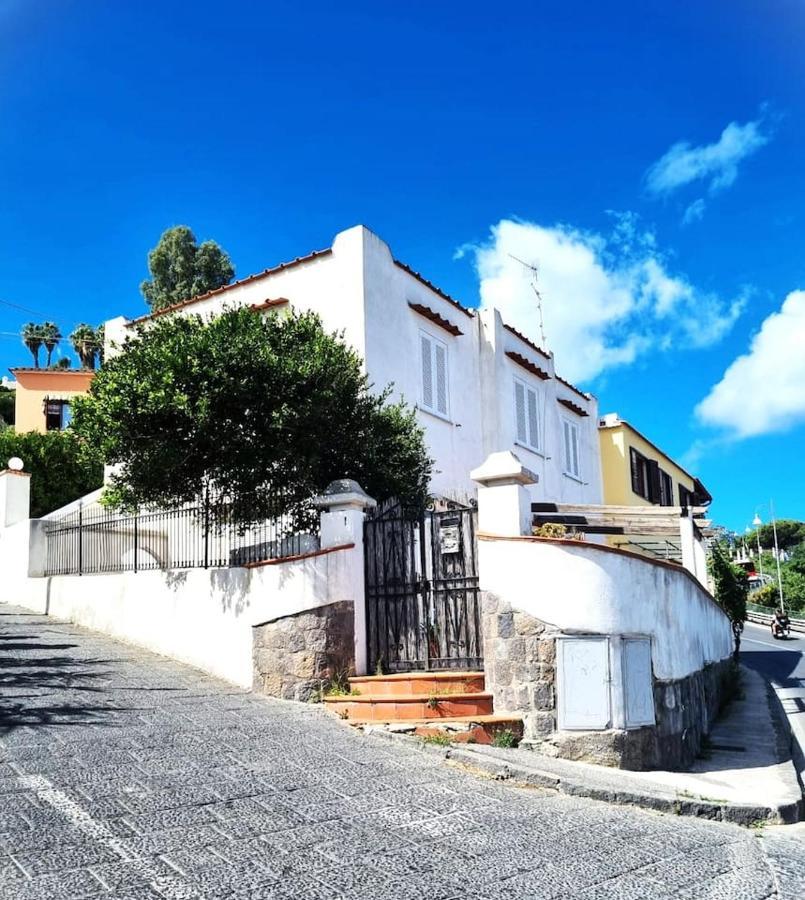 Brecchembe - Holiday Home In The Center Of Lacco Ameno Lacco Ameno  المظهر الخارجي الصورة